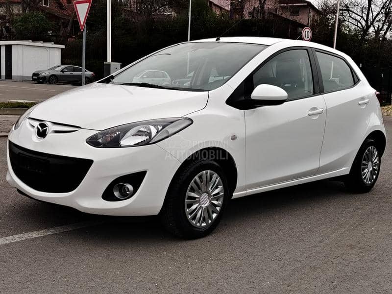 Mazda 2 P.E.R.L.A C.H