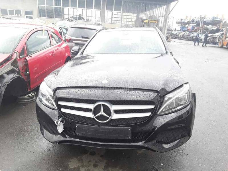Mercedes Benz C Klasa 2015 -  kompletan auto u delovima