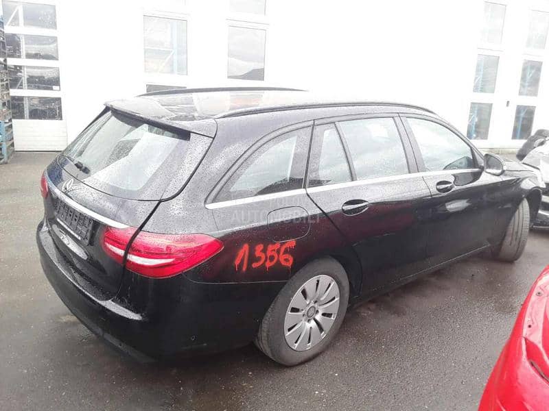 Mercedes Benz C Klasa 2015 -  kompletan auto u delovima