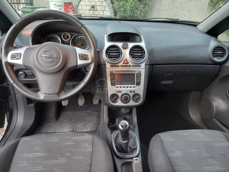 Opel Corsa D 1.3 cdti na.vi 2012