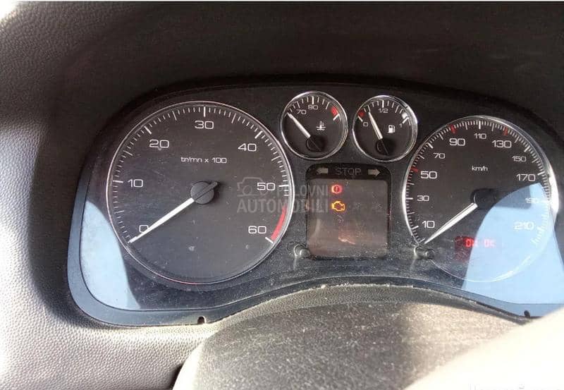 Peugeot 307 1.6hdi -  kompletan auto u delovima