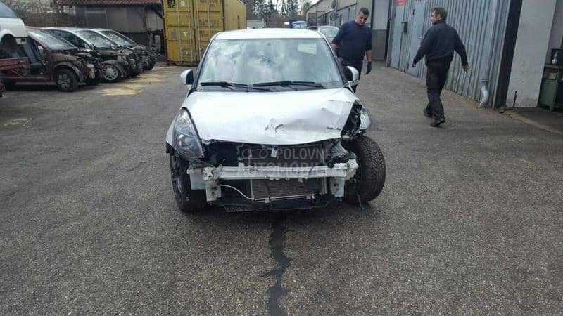 Suzuki Swift 2012 -  kompletan auto u delovima