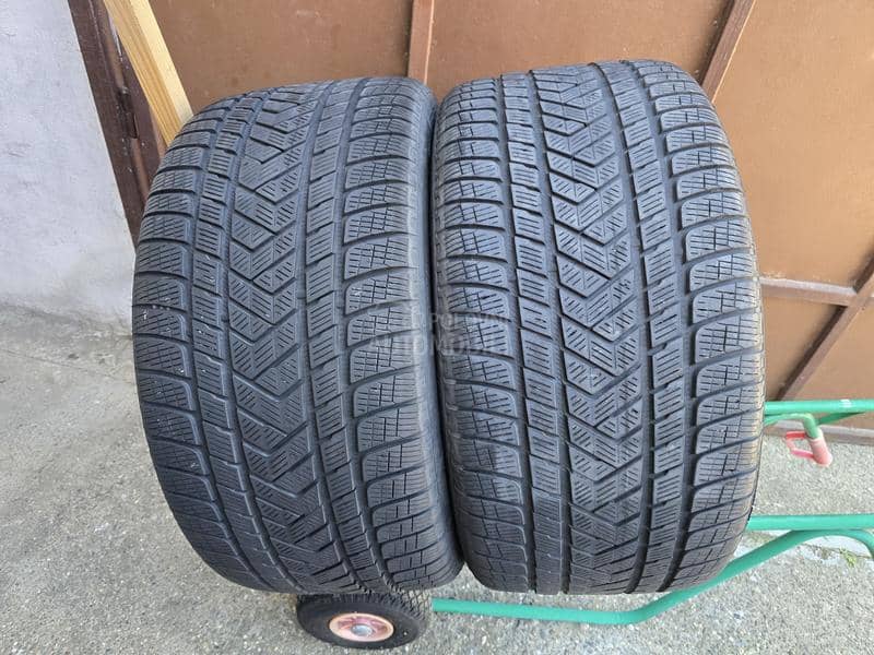 Pirelli 305/40 R20 Zimska