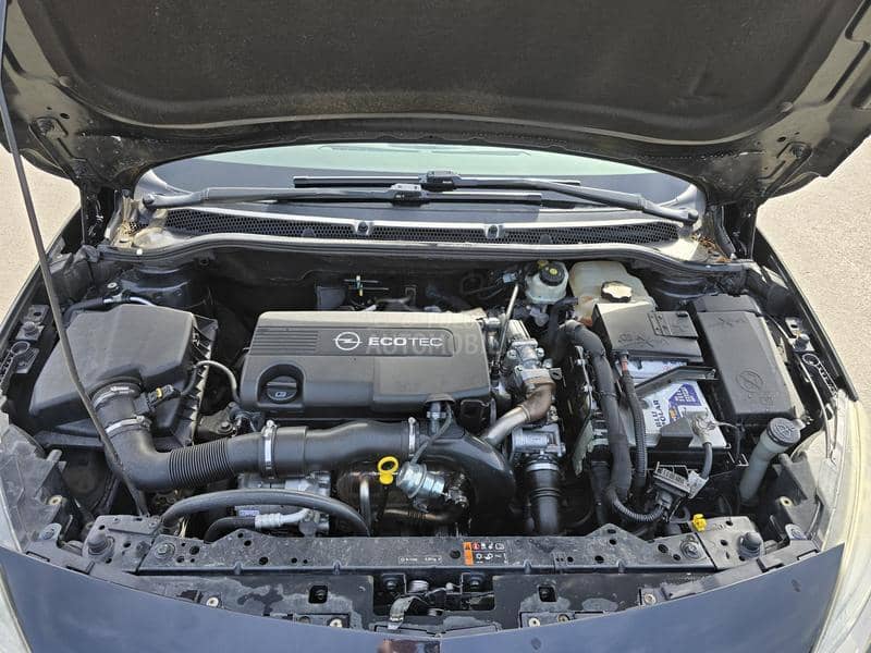 Opel Astra J 