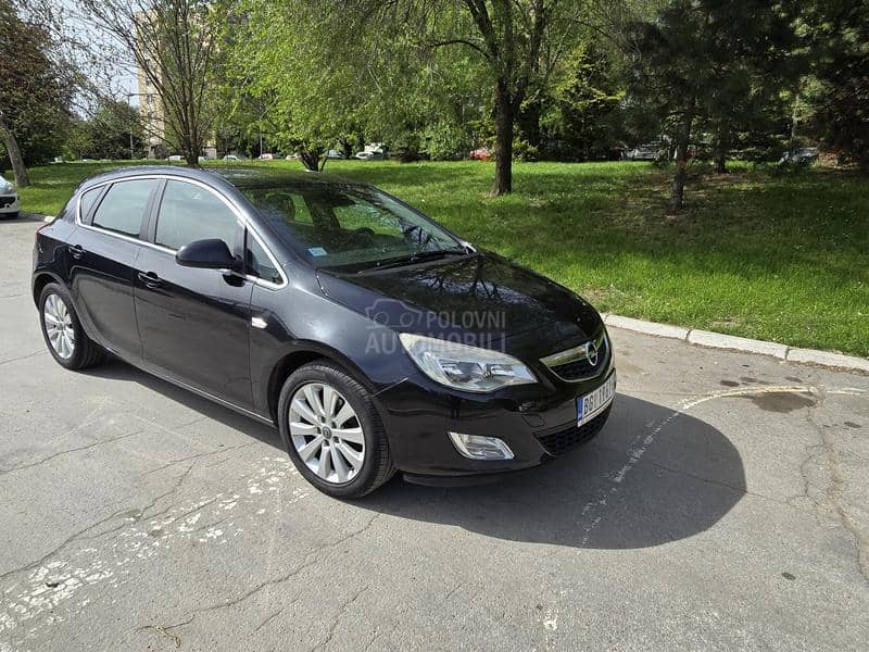 Opel Astra J 