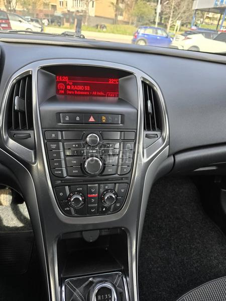 Opel Astra J 