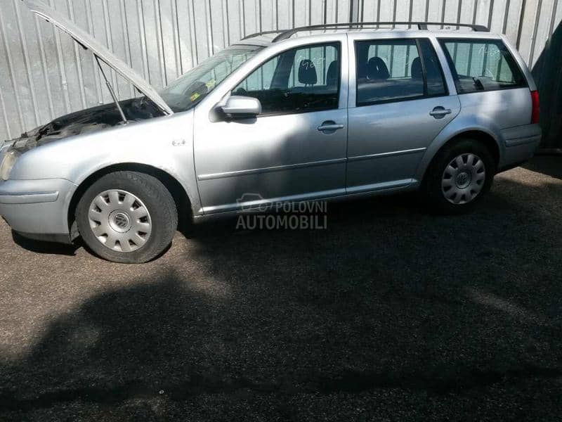 Volkswagen Bora 2002 -  kompletan auto u delovima