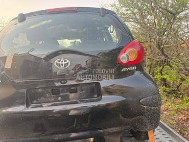 Toyota Aygo 2009. god. -  kompletan auto u delovima