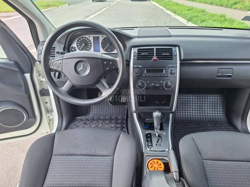 Mercedes Benz B 180 
