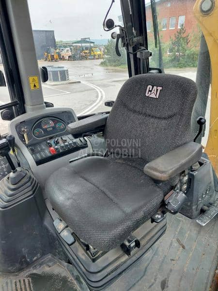 CAT 428 F2