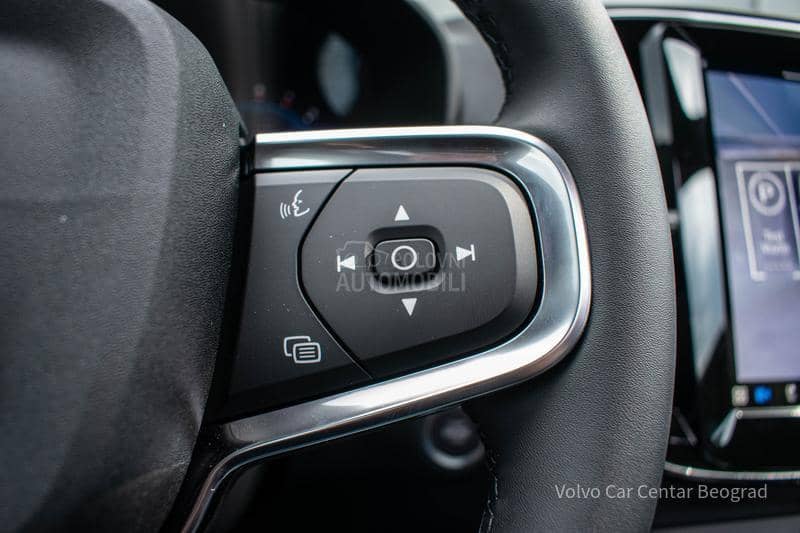 Volvo XC40 B3 Plus Dark
