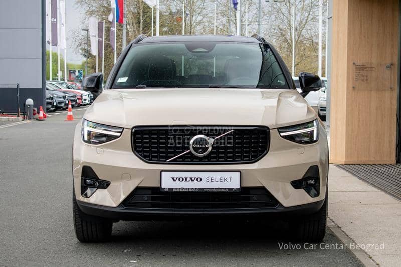 Volvo XC40 B3 Plus Dark