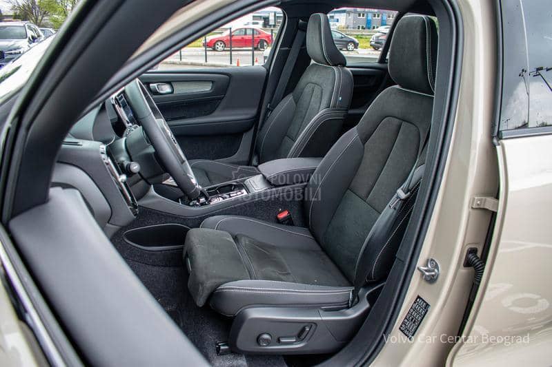 Volvo XC40 B3 Plus Dark