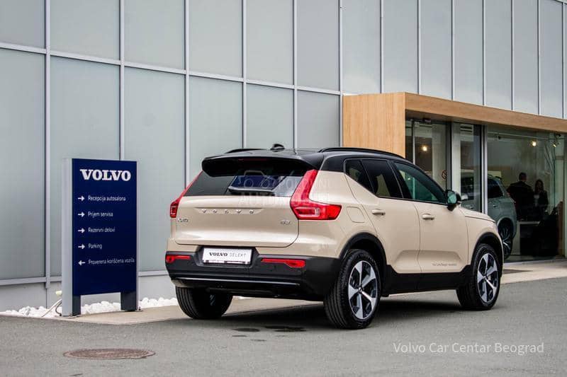 Volvo XC40 B3 Plus Dark