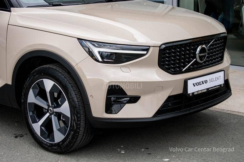 Volvo XC40 B3 Plus Dark