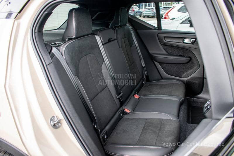 Volvo XC40 B3 Plus Dark
