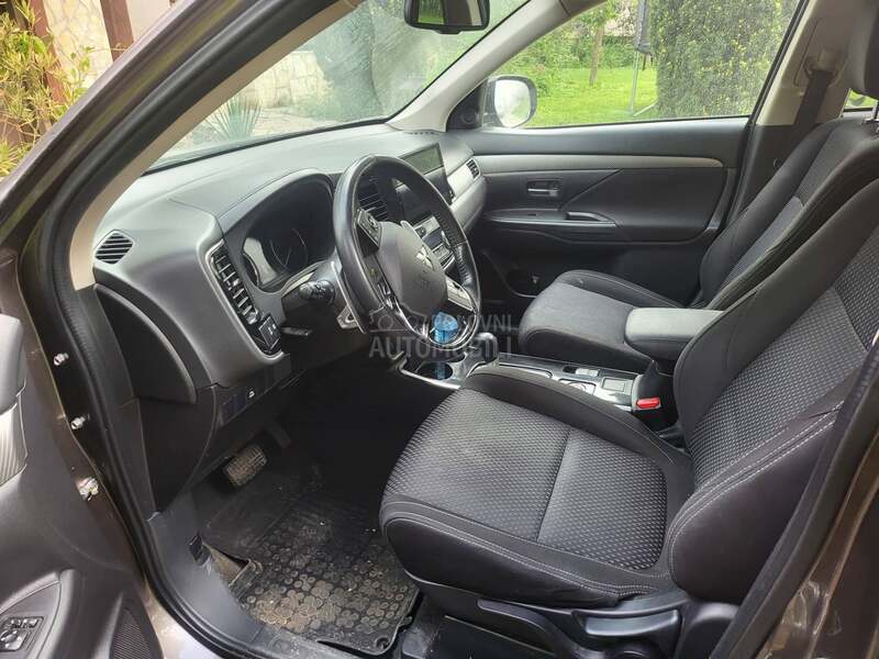Mitsubishi Outlander 2.2DI-DI INT. PACK