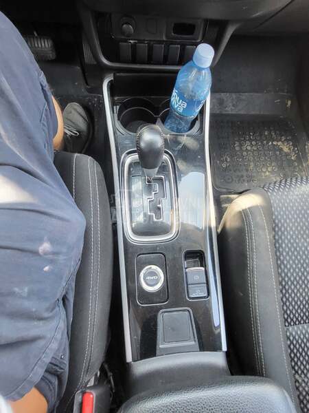 Mitsubishi Outlander 2.2DI-DI INT. PACK