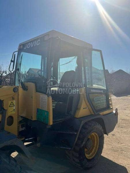 Komatsu WA65