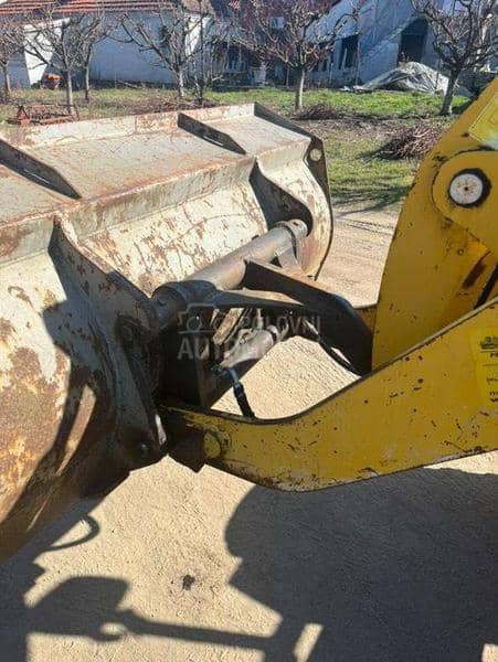 Komatsu WA65