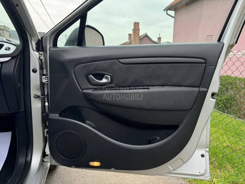 Renault Grand Scenic 1.4 TCE 7 Sedista