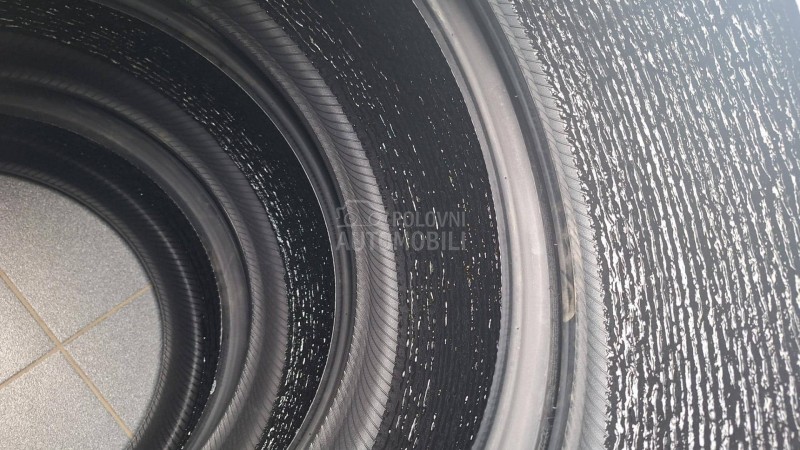 Hankook 235/45 R21 Letnja