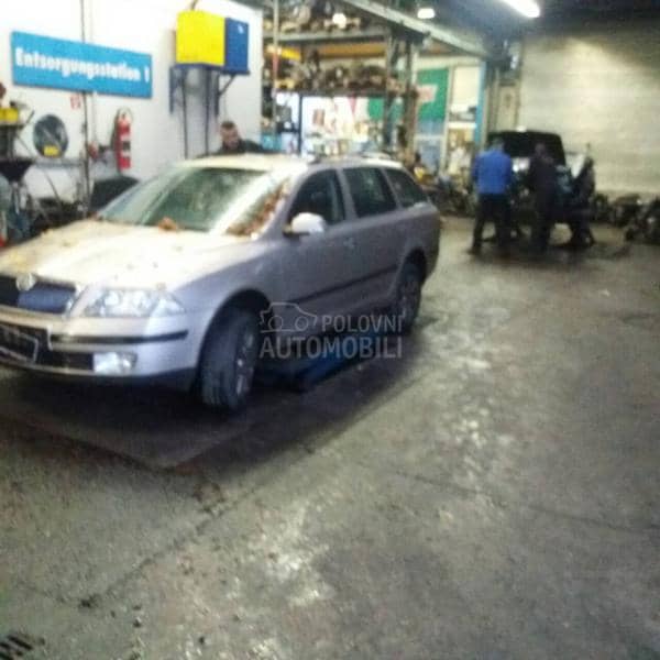 Škoda Octavia 2006 -  kompletan auto u delovima