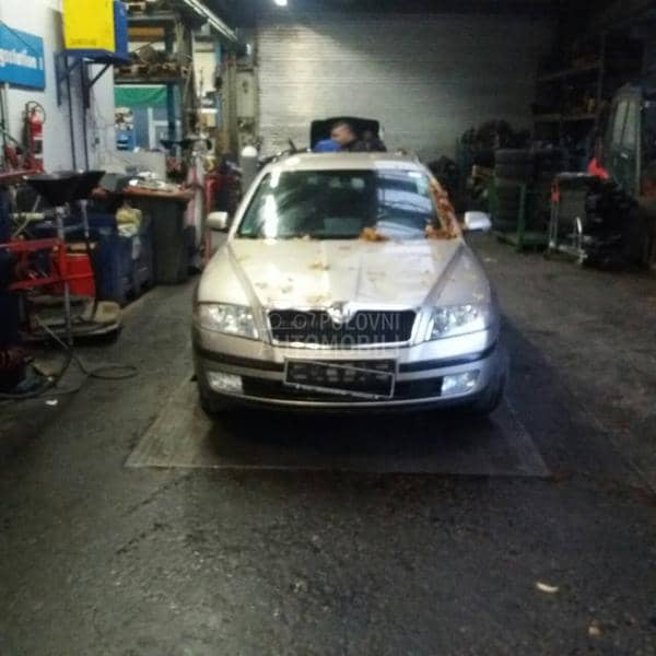 Škoda Octavia 2006 -  kompletan auto u delovima