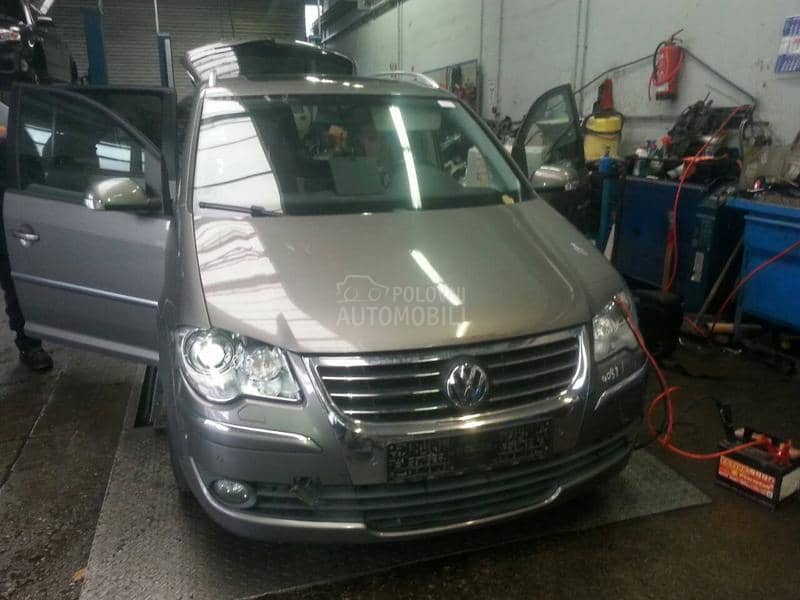 Volkswagen Touran 2008 -  kompletan auto u delovima
