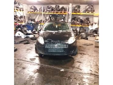 Fiat Grande Punto 2008 -  kompletan auto u delovima