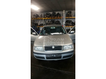 Škoda Octavia 2002 -  kompletan auto u delovima