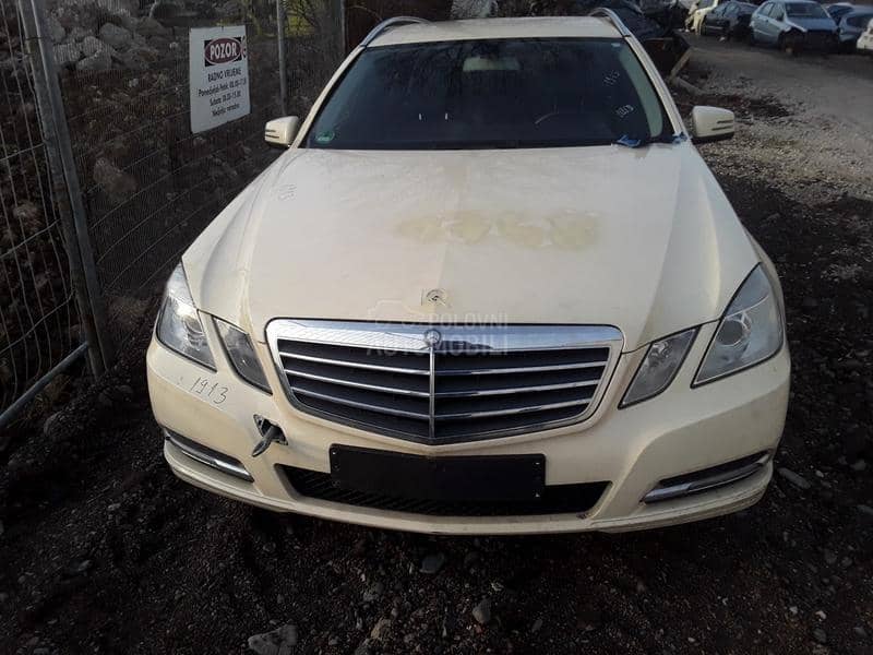 Mercedes Benz E Klasa 2012 -  kompletan auto u delovima