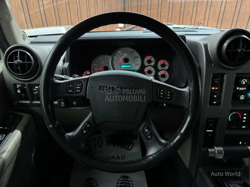 Hummer H2 