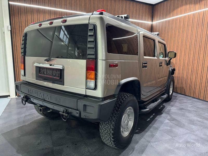 Hummer H2 