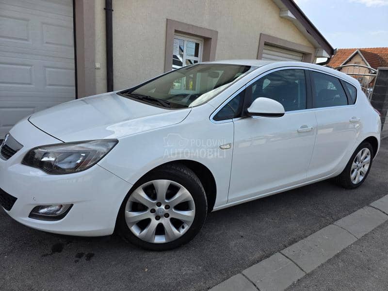 Opel Astra J 1.3 E XX T  R  A