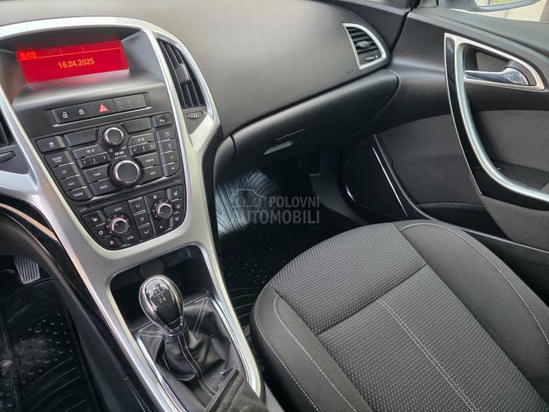 Opel Astra J 1.3 E XX T  R  A