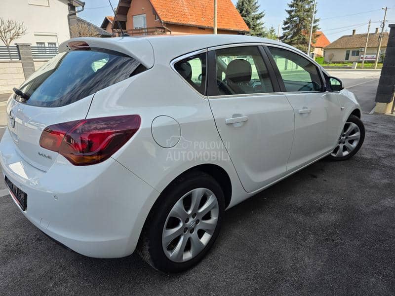 Opel Astra J 1.3 E XX T  R  A