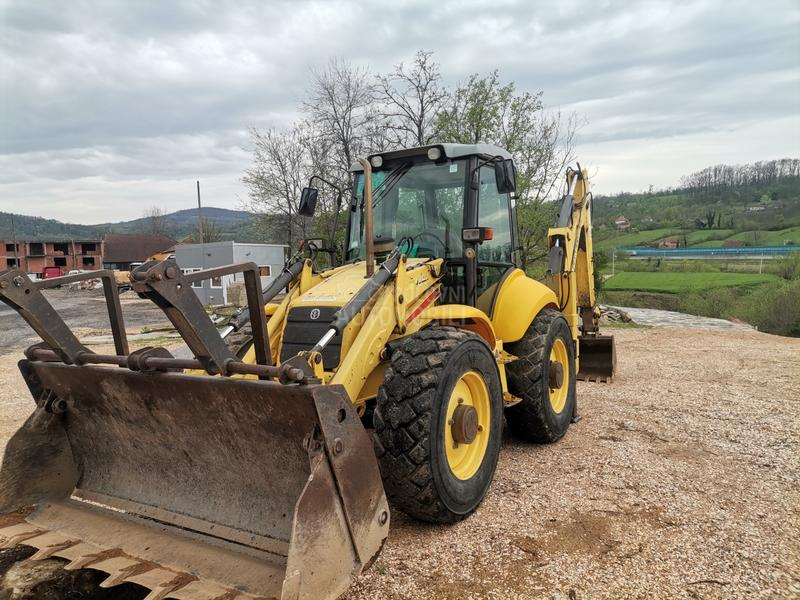 New Holland LB115