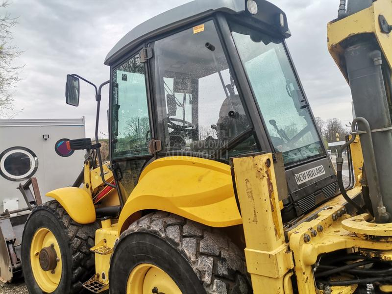 New Holland LB115
