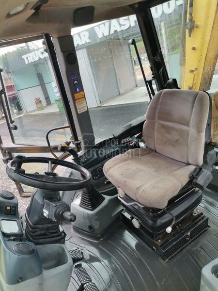 New Holland LB115