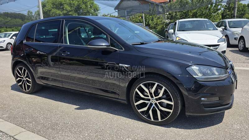 Volkswagen Golf 7 1.6 TDI   N A V I