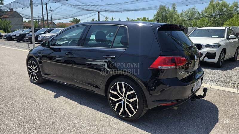 Volkswagen Golf 7 1.6 TDI   N A V I
