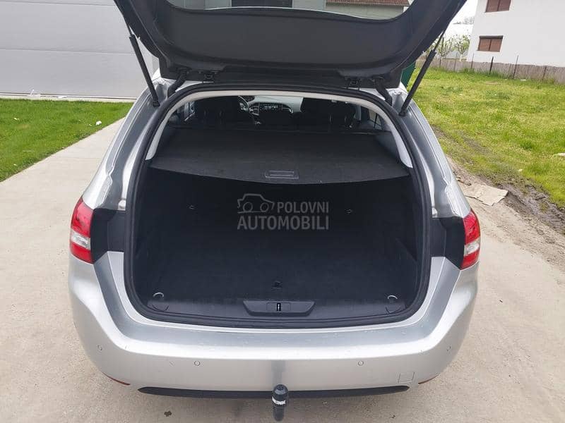 Peugeot 308 1.2i ALLURE/LED
