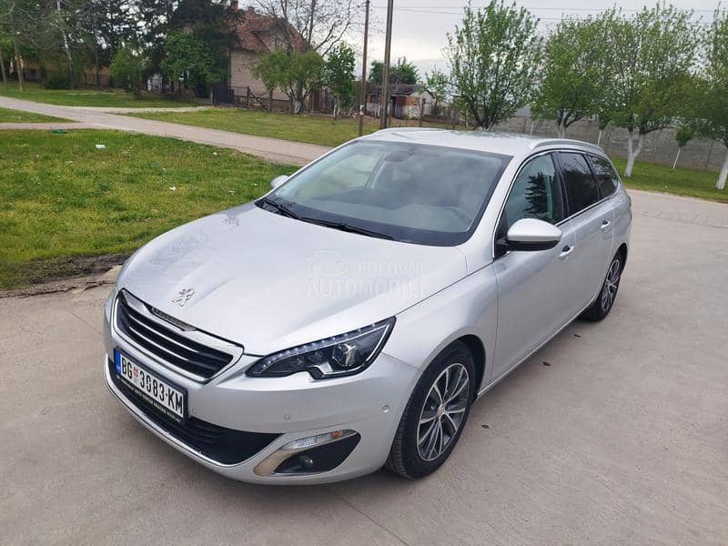 Peugeot 308 1.2i ALLURE/LED