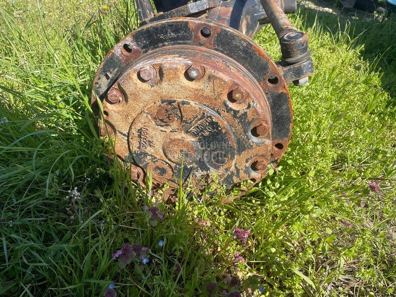New Holland Prednji most