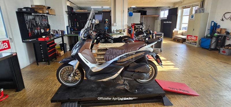 Piaggio Beverly 300 Švajcarac