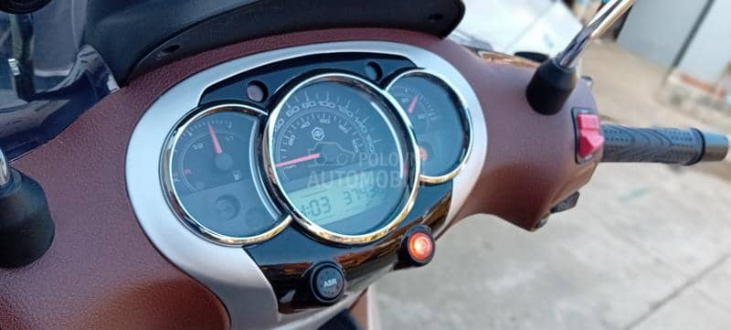 Piaggio Beverly 300 Švajcarac