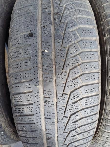 Hankook 225/60 R17 Zimska