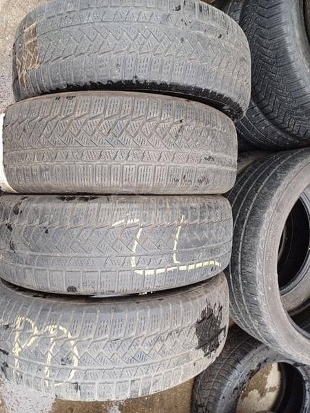 Continental 215/65 R16 Zimska