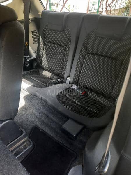 Nissan Qashqai + 2 